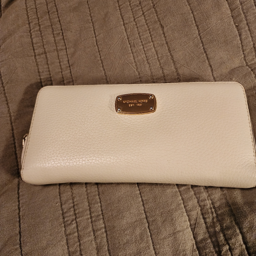 Off white Michael Kors wallet